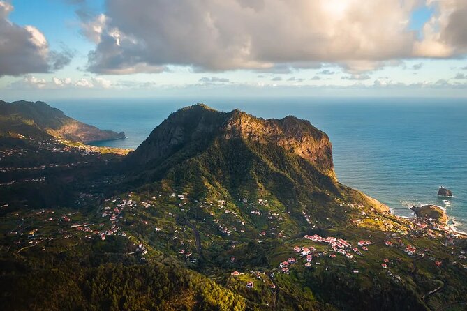 Santana / Typical Houses Tour - Faial and the Penha de Águia view