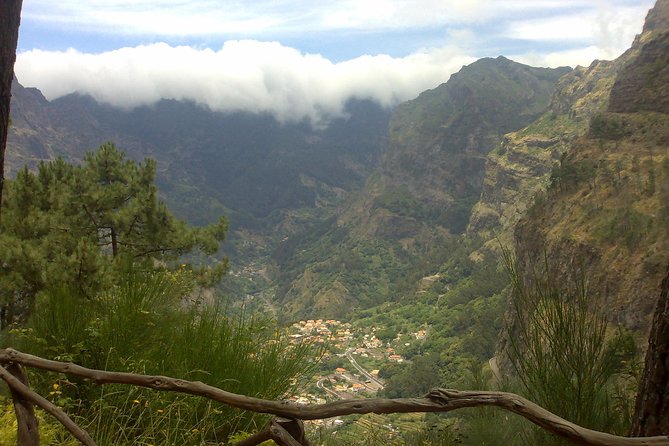 Scenic Route - Nuns Valley Tour - From Funchal rooftops to Madeira’s mountain bowl