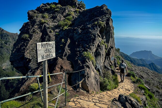 Stairway to Heaven Pico do Areeiro in Madeira Island - Ninho da Manta and Pedra Rija viewpoints