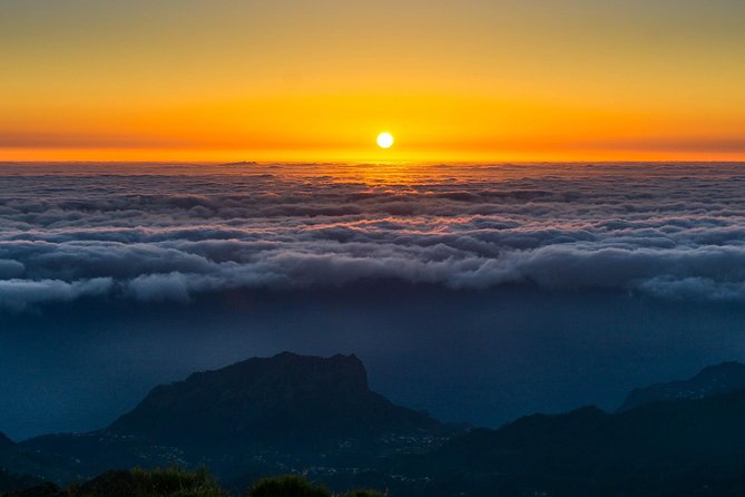Sunrise Tour @ Pico Do Areiro | Half Day 4x4 Tour - Coffee, breakfast, and poncha in Ribeiro Frio