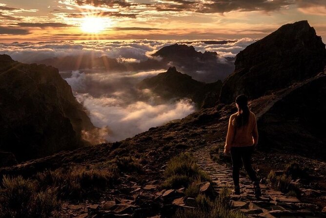 Sunrise Transfer To Pico Do Arieiro, Hike To Pico Ruivo & Return From Teixeira - What route changes mean for your booking