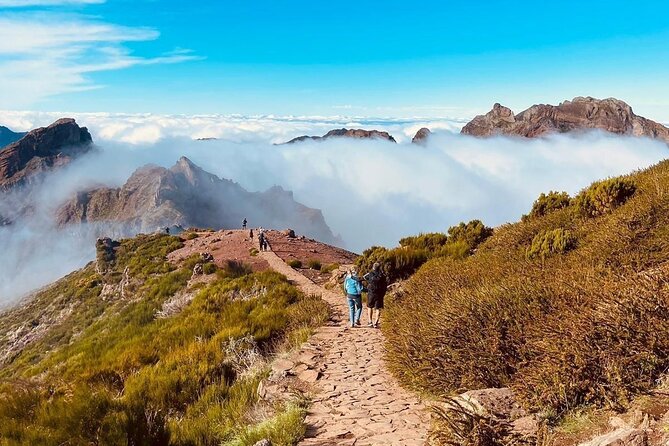 Transfer from Achada do Teixeira to Pico do Arieiro - What the small group means for you