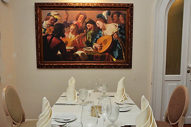 Wine, Dine & Indulge: premium wine & food tour in Madeira - Madeira wine and the role of poncha